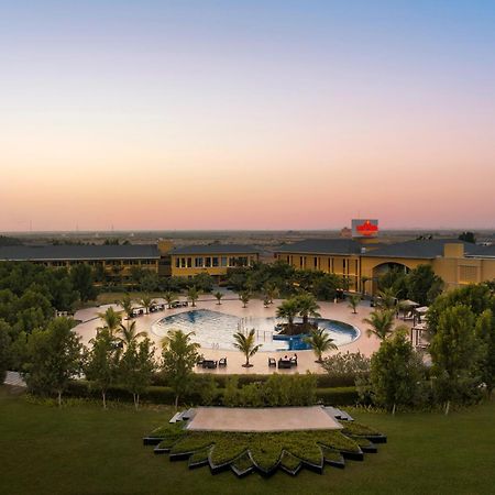 Hawthorn Suites By Wyndham Dwarka Exterior foto